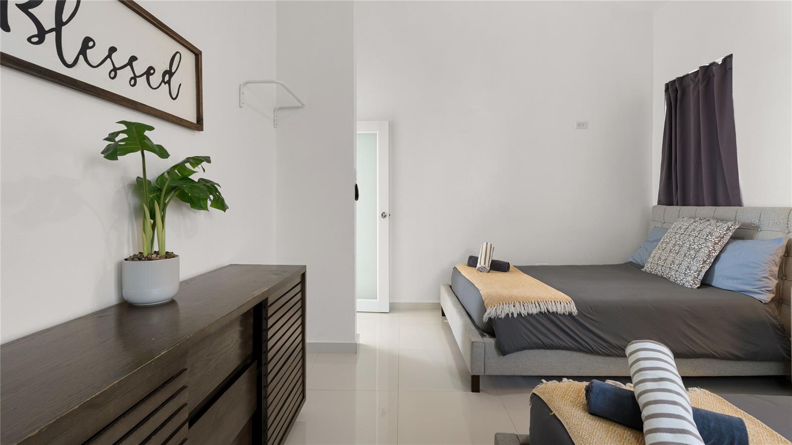 PR9113973 Property Photo