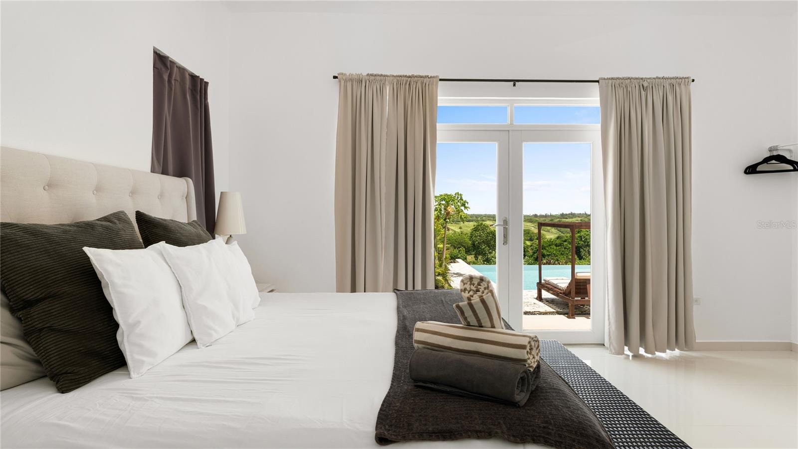 PR9113973 Property Photo