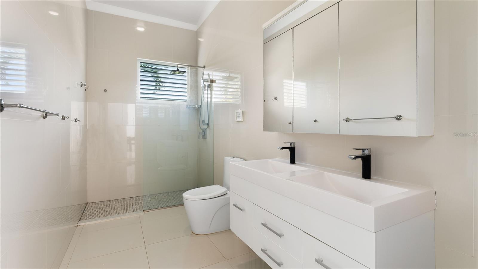 PR9113973 Property Photo