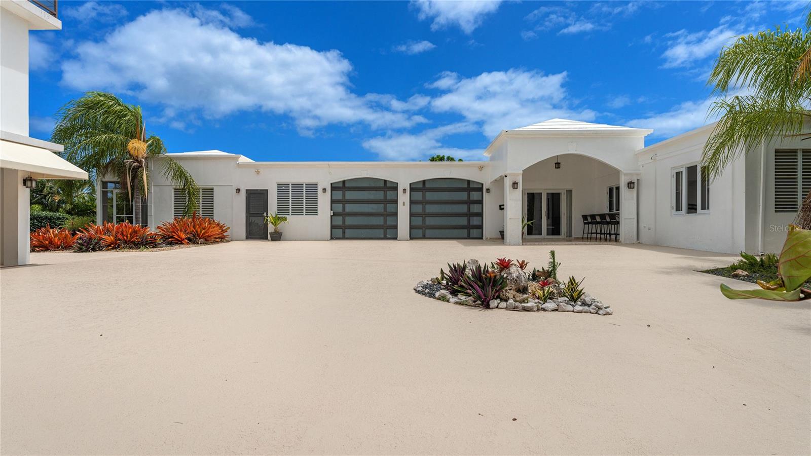 PR9113973 Property Photo