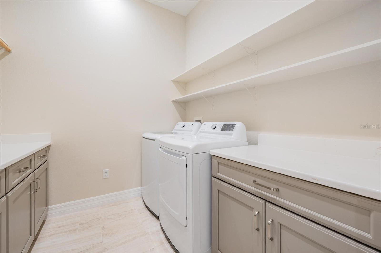 17566 HYLAND LN, DADE CITY, FL, 33523