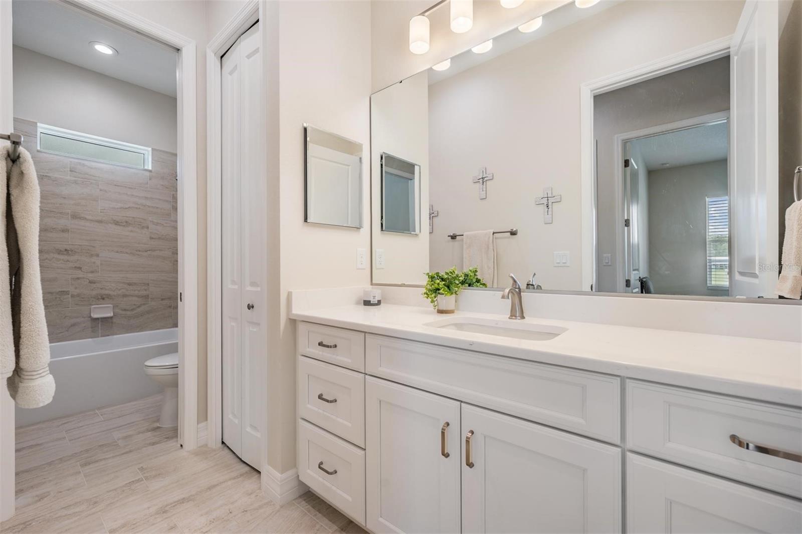 17566 HYLAND LN, DADE CITY, FL, 33523