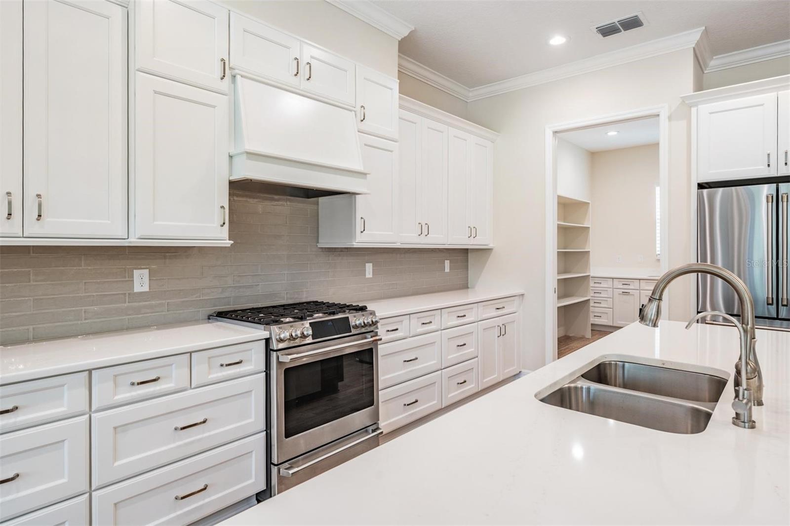 17566 HYLAND LN, DADE CITY, FL, 33523