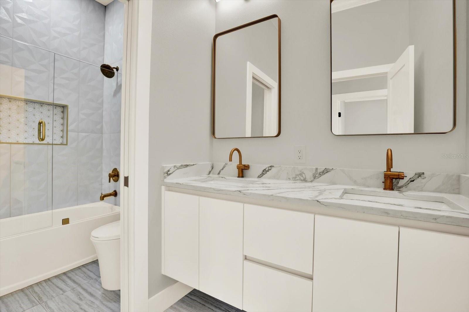 710 W PLYMOUTH ST, TAMPA, FL, 33603