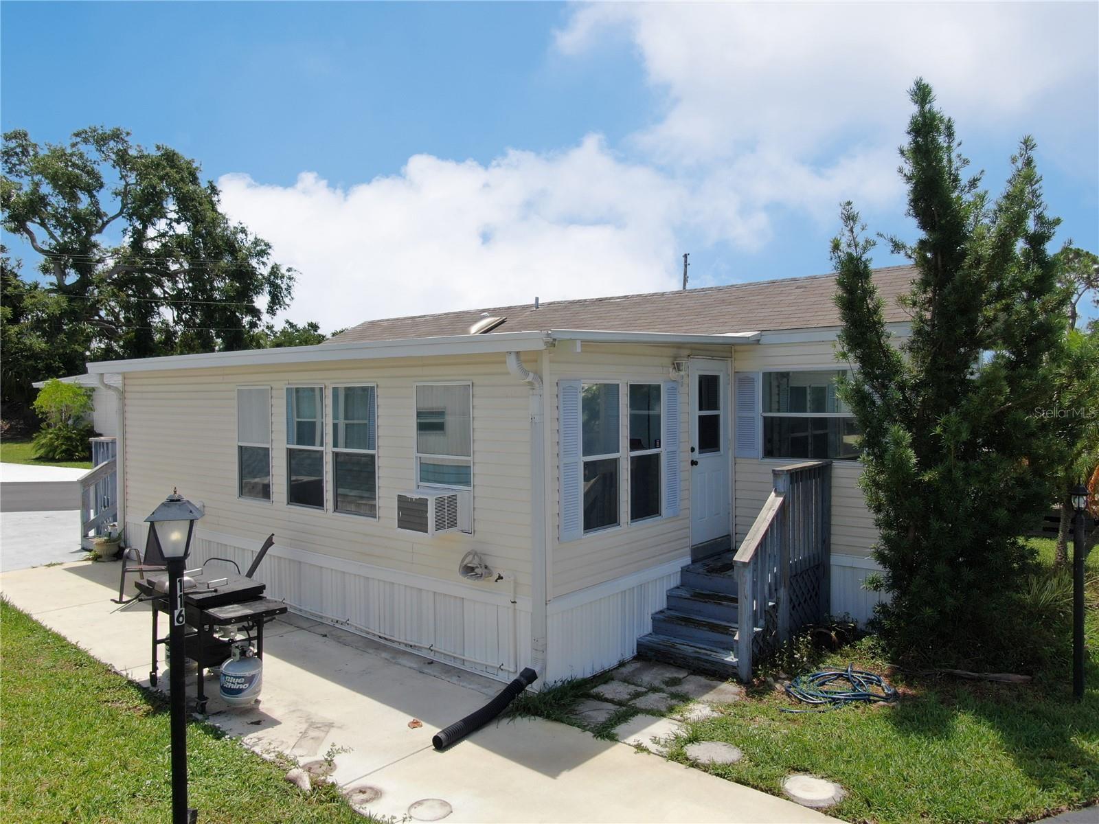 TB8391962 Property Photo