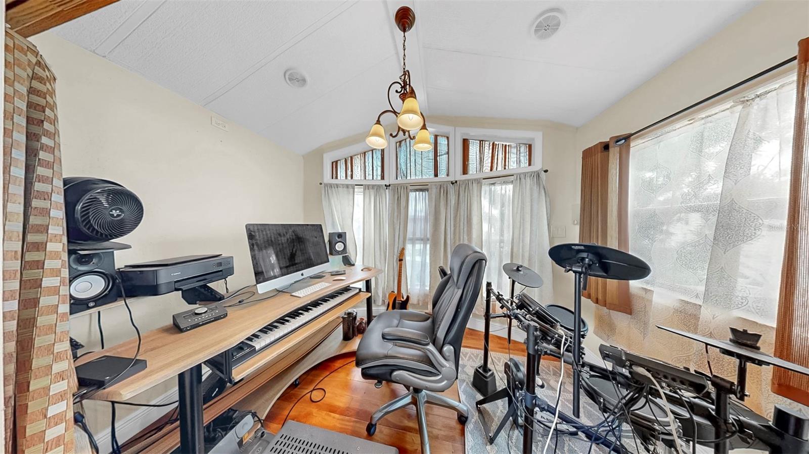 TB8391962 Property Photo