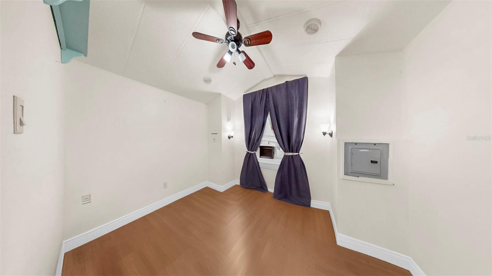 TB8391962 Property Photo