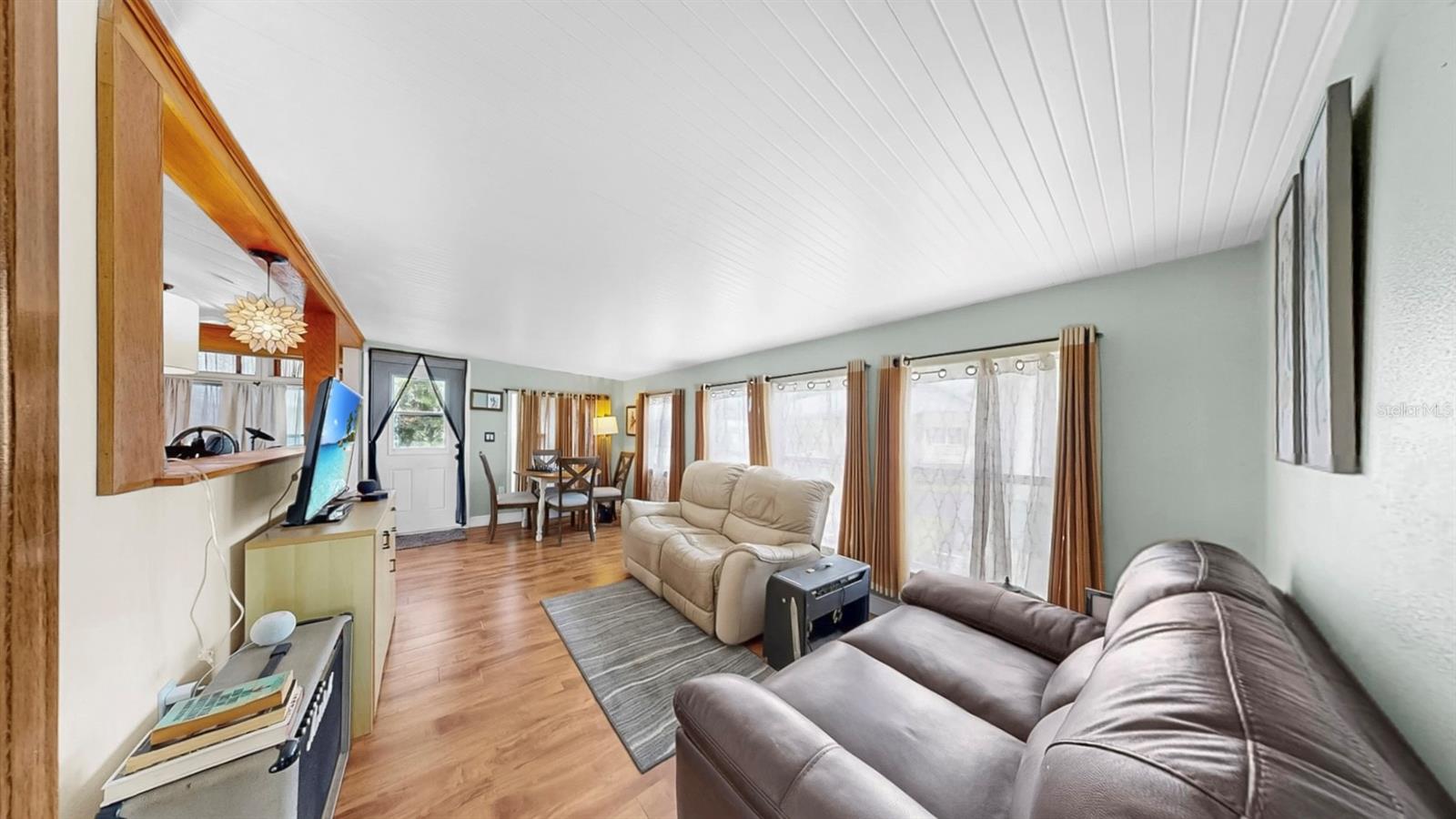 TB8391962 Property Photo