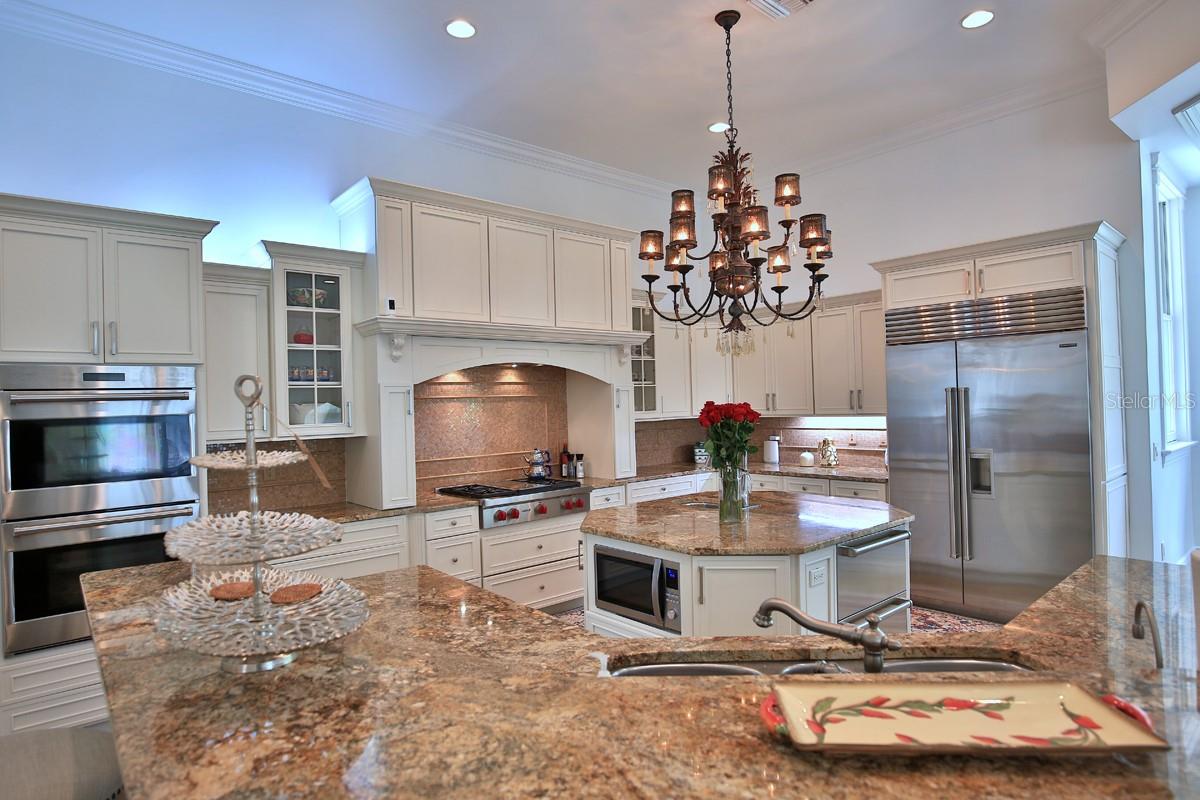 OM702736 Property Photo