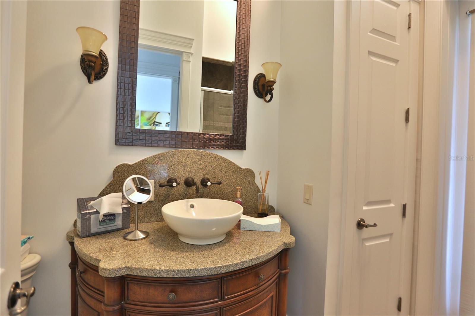 OM702736 Property Photo