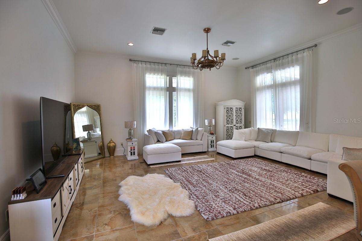 OM702736 Property Photo