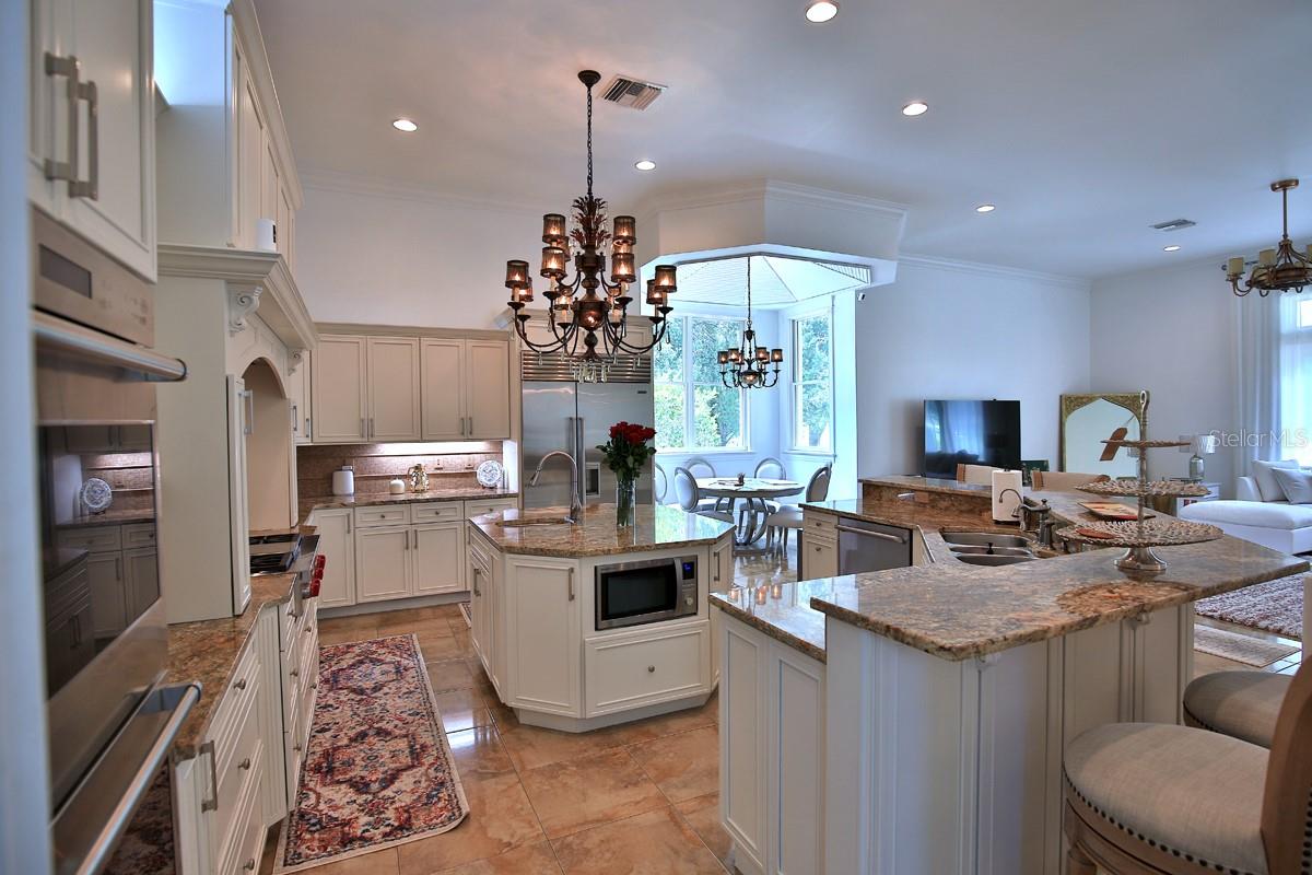 OM702736 Property Photo