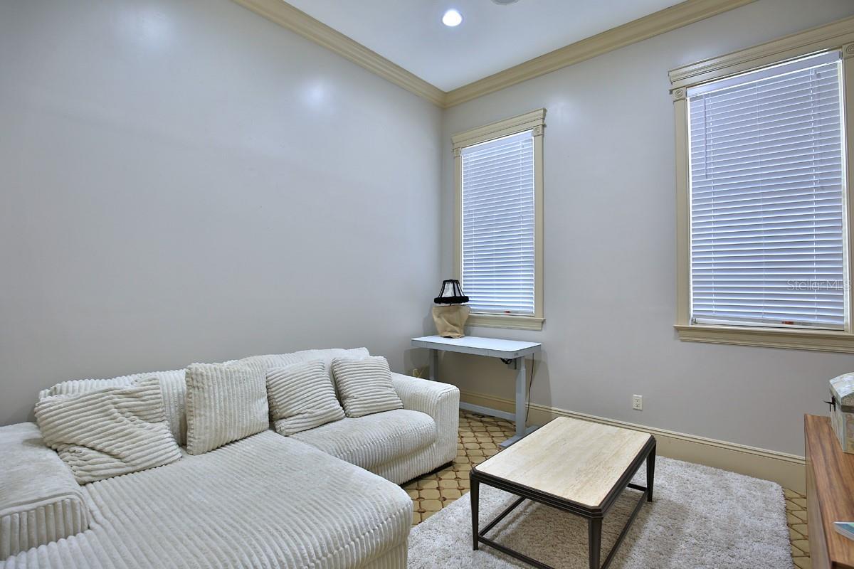 OM702736 Property Photo