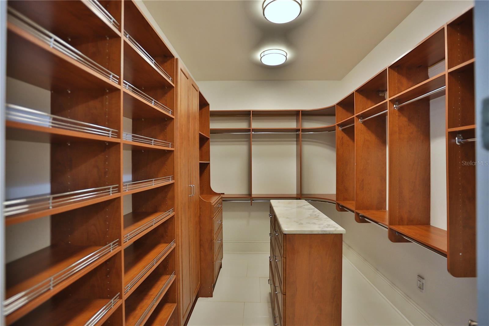 OM702736 Property Photo