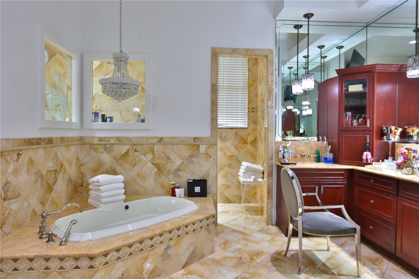 OM702736 Property Photo