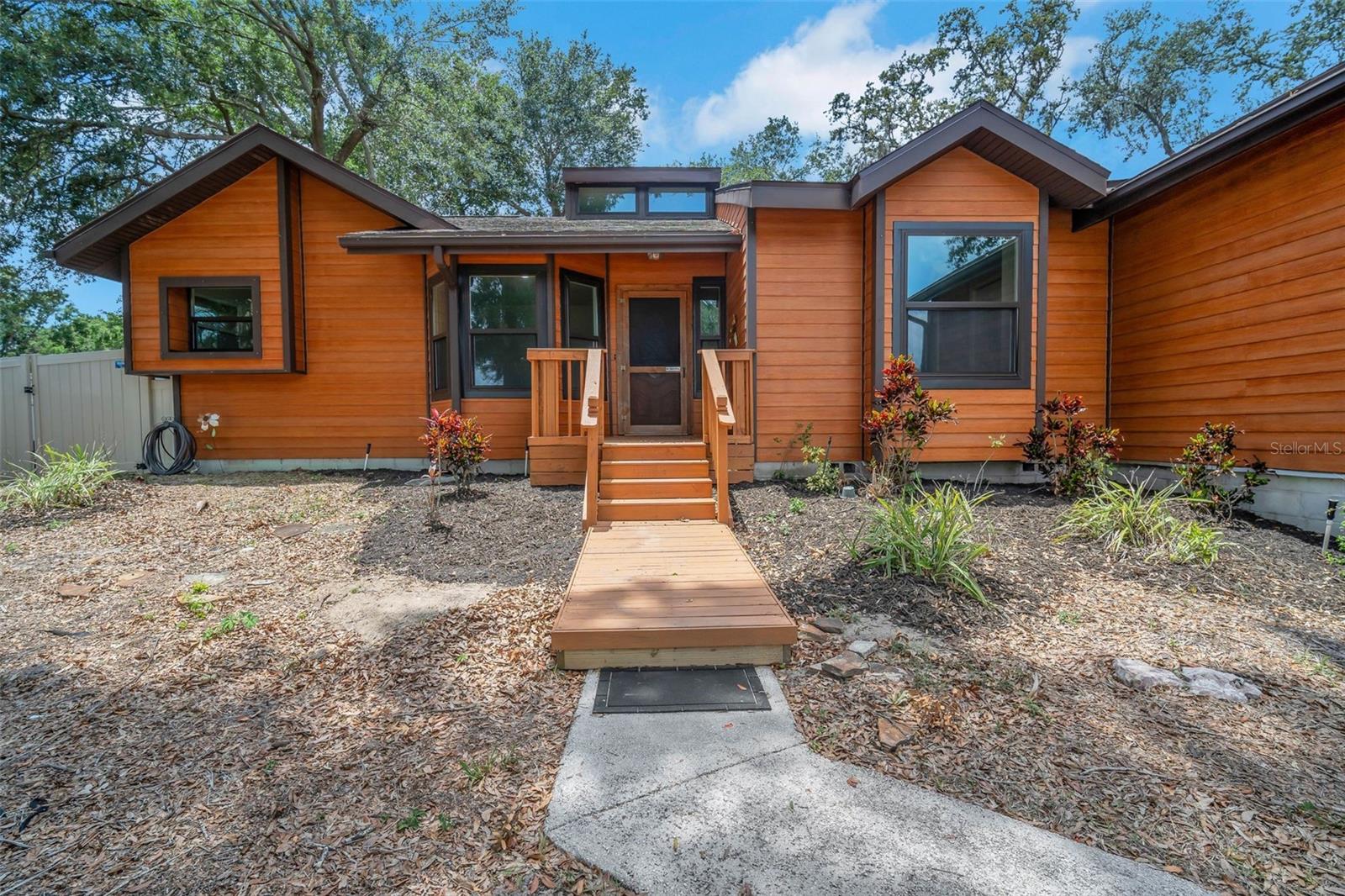 1004 BLACK KNIGHT DR, VALRICO, FL, 33594