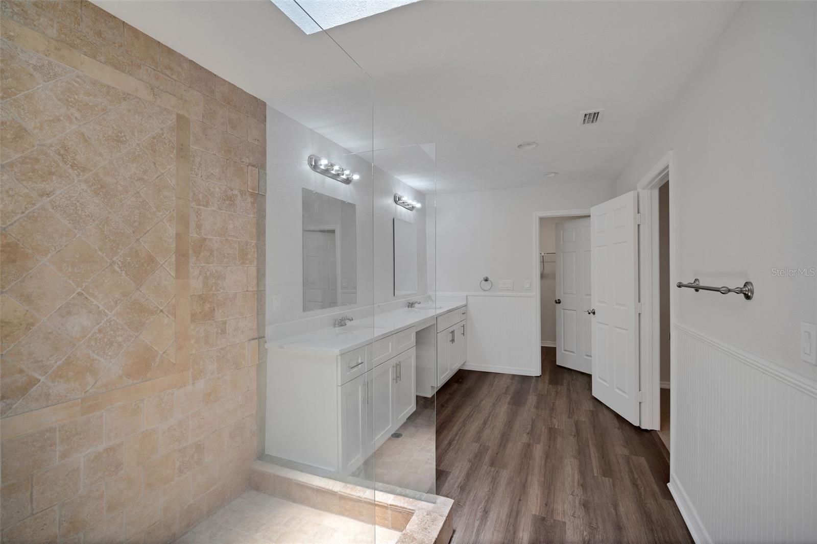 1004 BLACK KNIGHT DR, VALRICO, FL, 33594