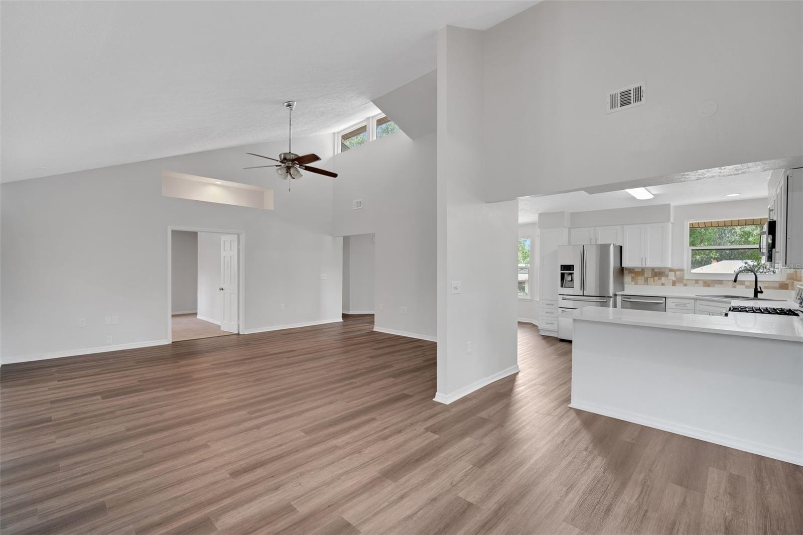 1004 BLACK KNIGHT DR, VALRICO, FL, 33594