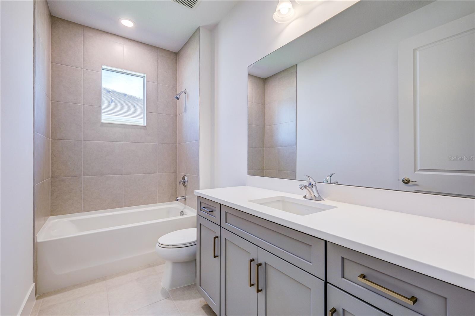 8218 NEVIS RUN, LAKEWOOD RANCH, FL, 34202