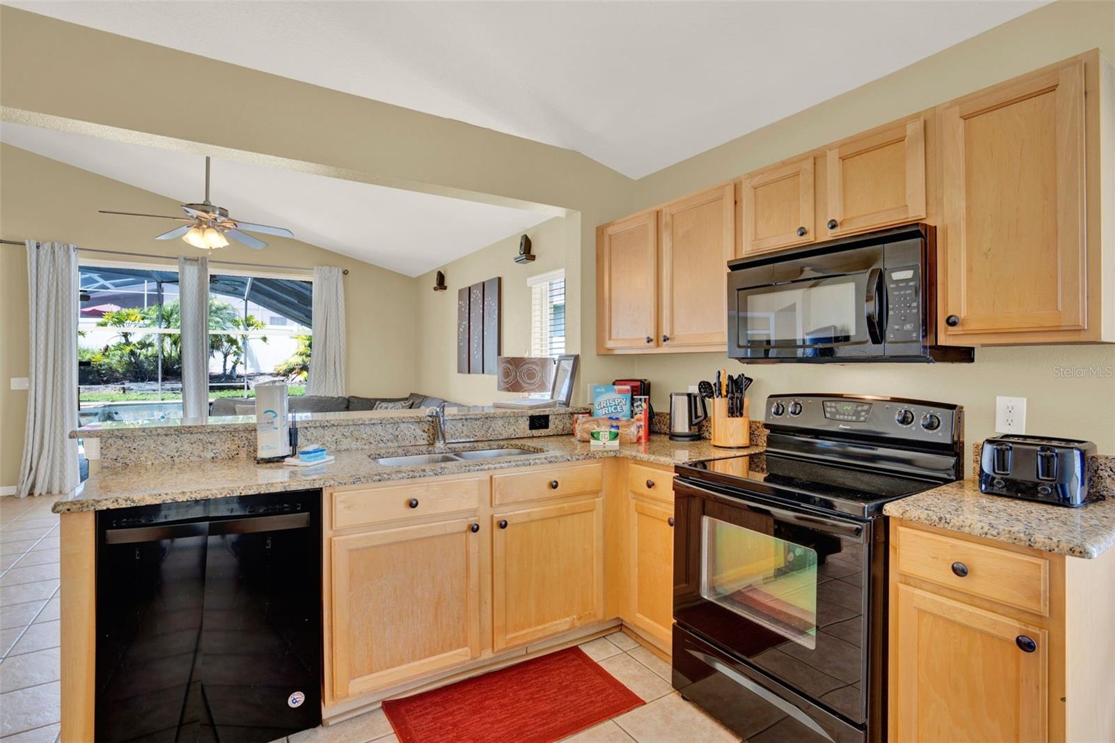 737 OXFORD DR, DAVENPORT, FL, 33897