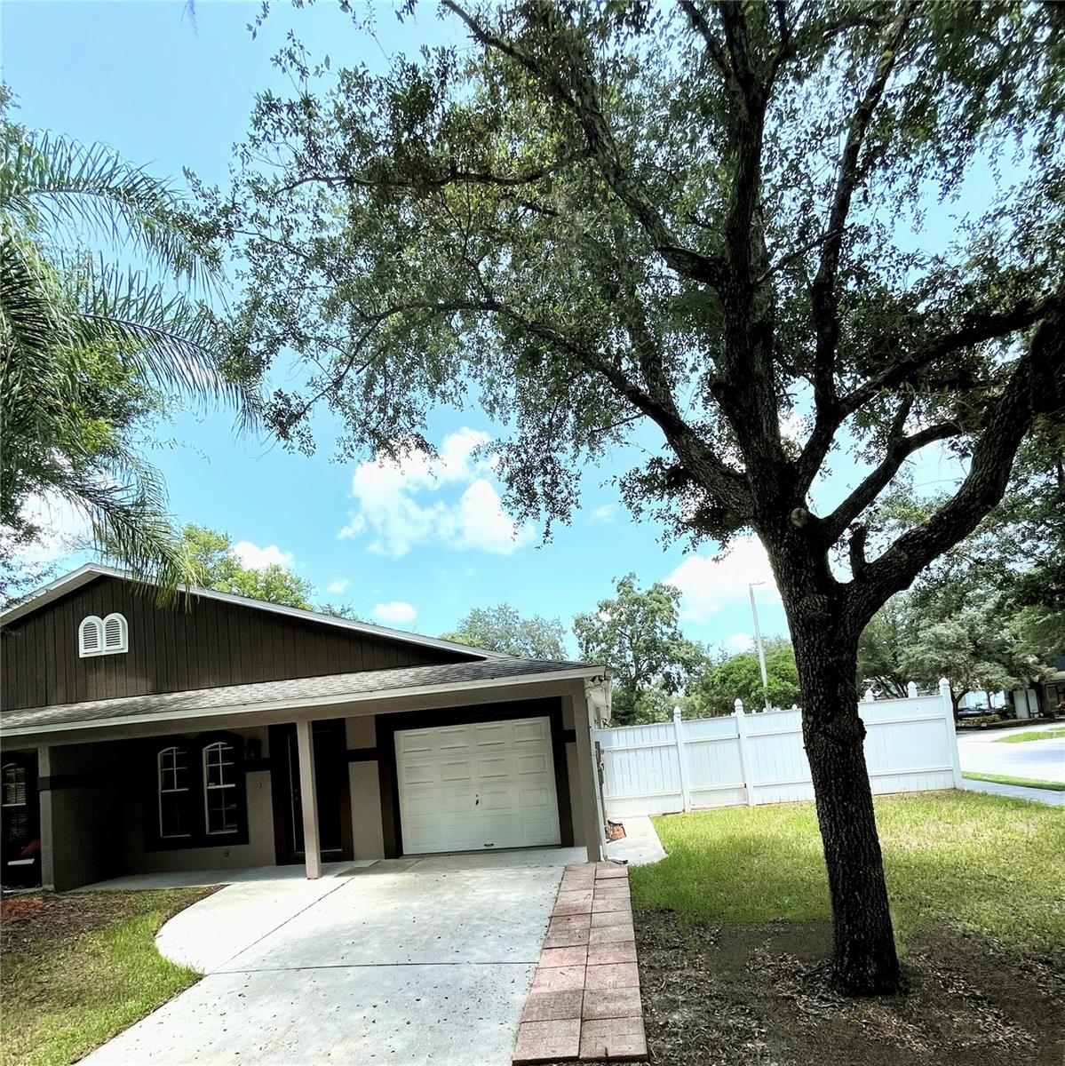 8514 N HYALEAH RD, TAMPA, FL, 33617