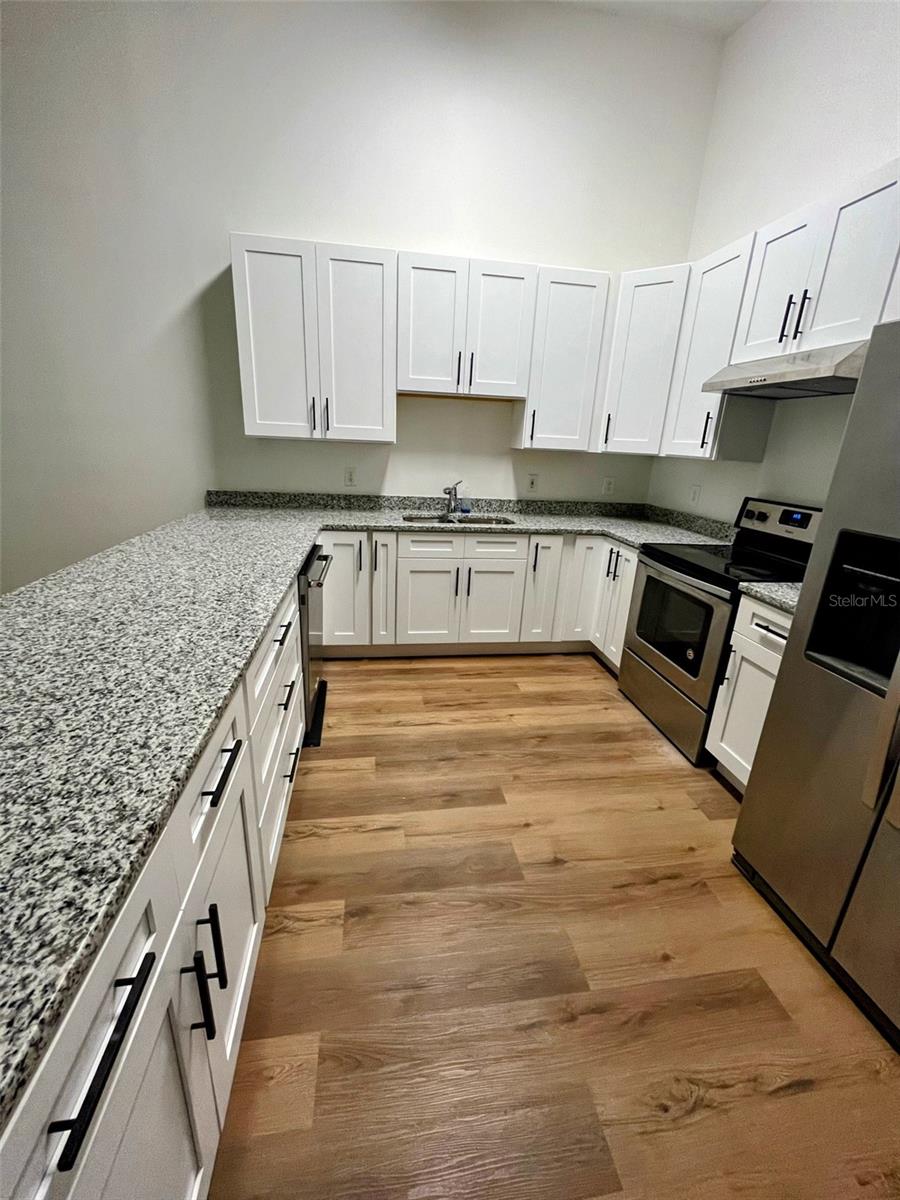 8514 N HYALEAH RD, TAMPA, FL, 33617