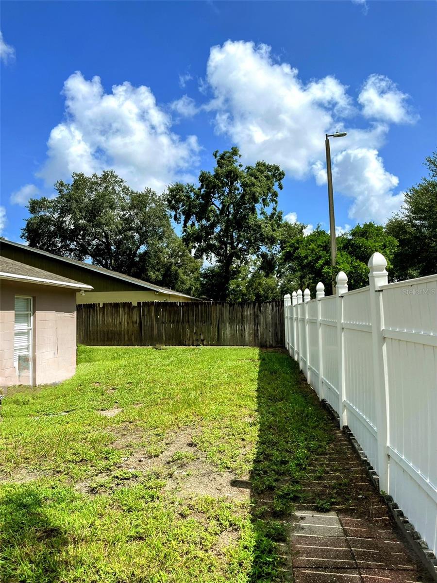 8514 N HYALEAH RD, TAMPA, FL, 33617