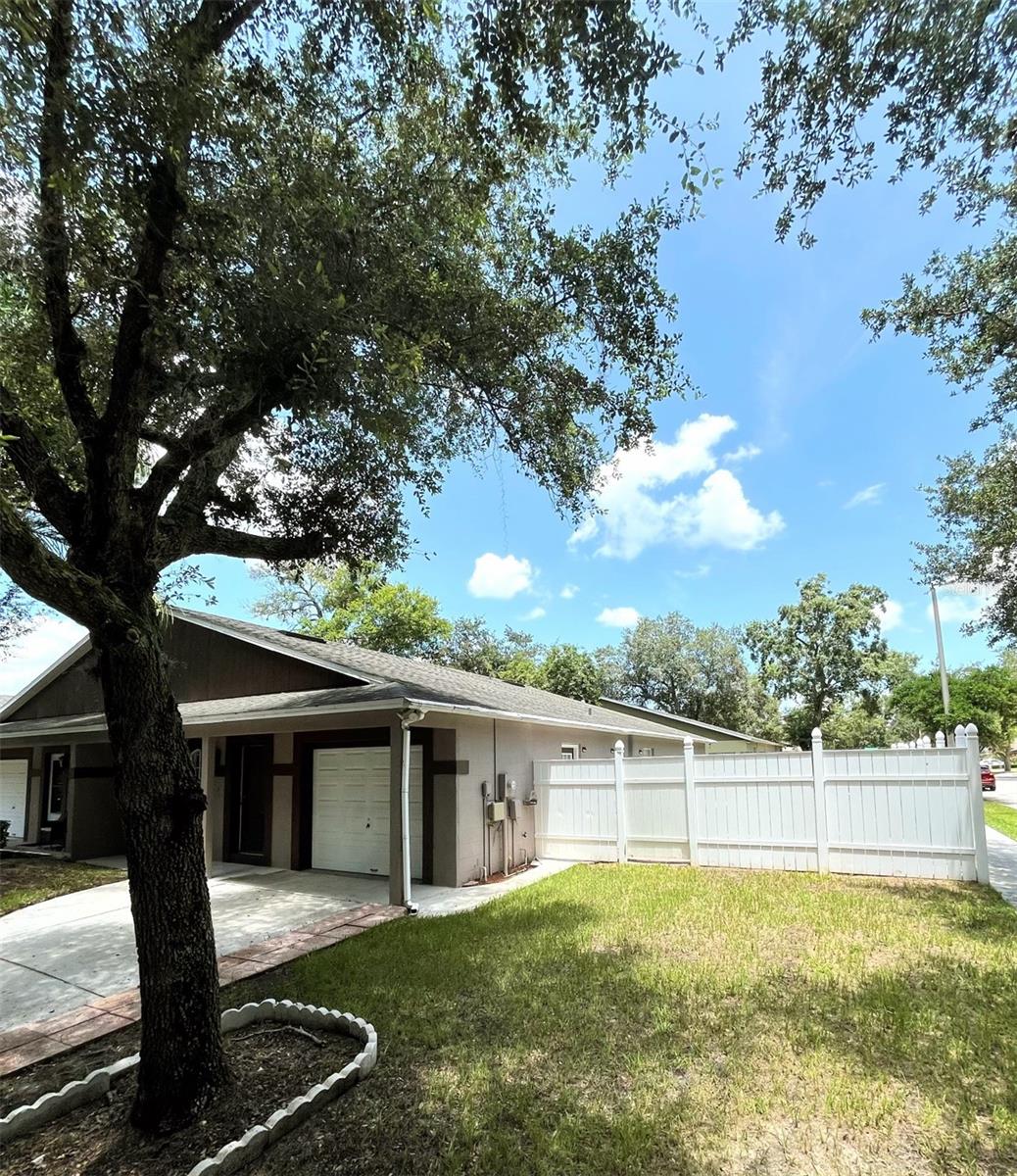 8514 N HYALEAH RD, TAMPA, FL, 33617