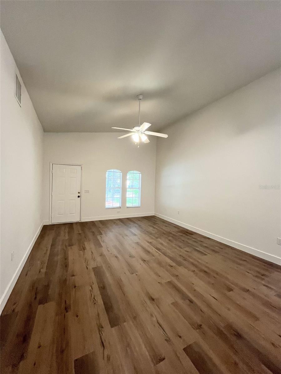 8514 N HYALEAH RD, TAMPA, FL, 33617