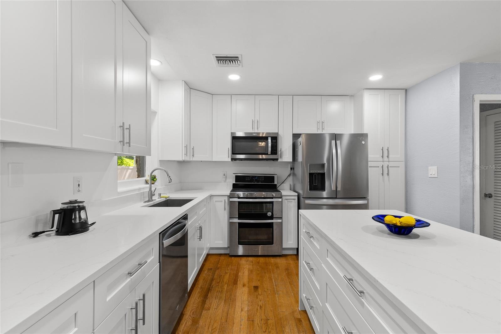 2072 GRANDVIEW AVE S, SANFORD, FL, 32771