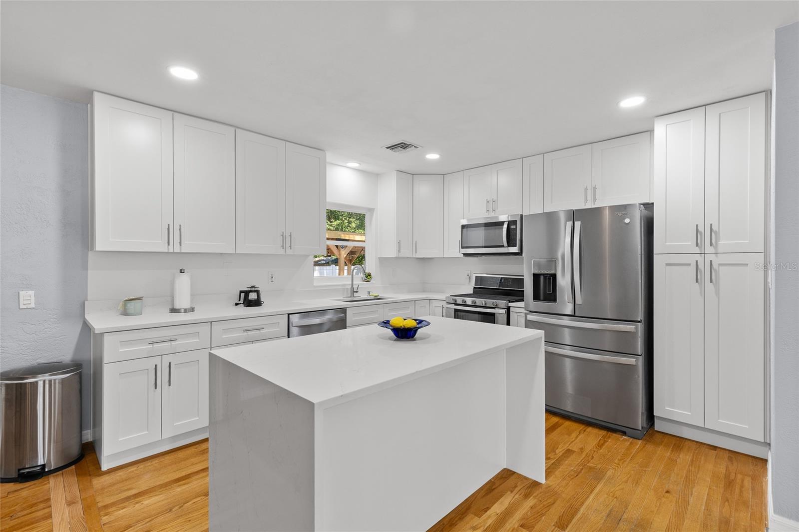 2072 GRANDVIEW AVE S, SANFORD, FL, 32771