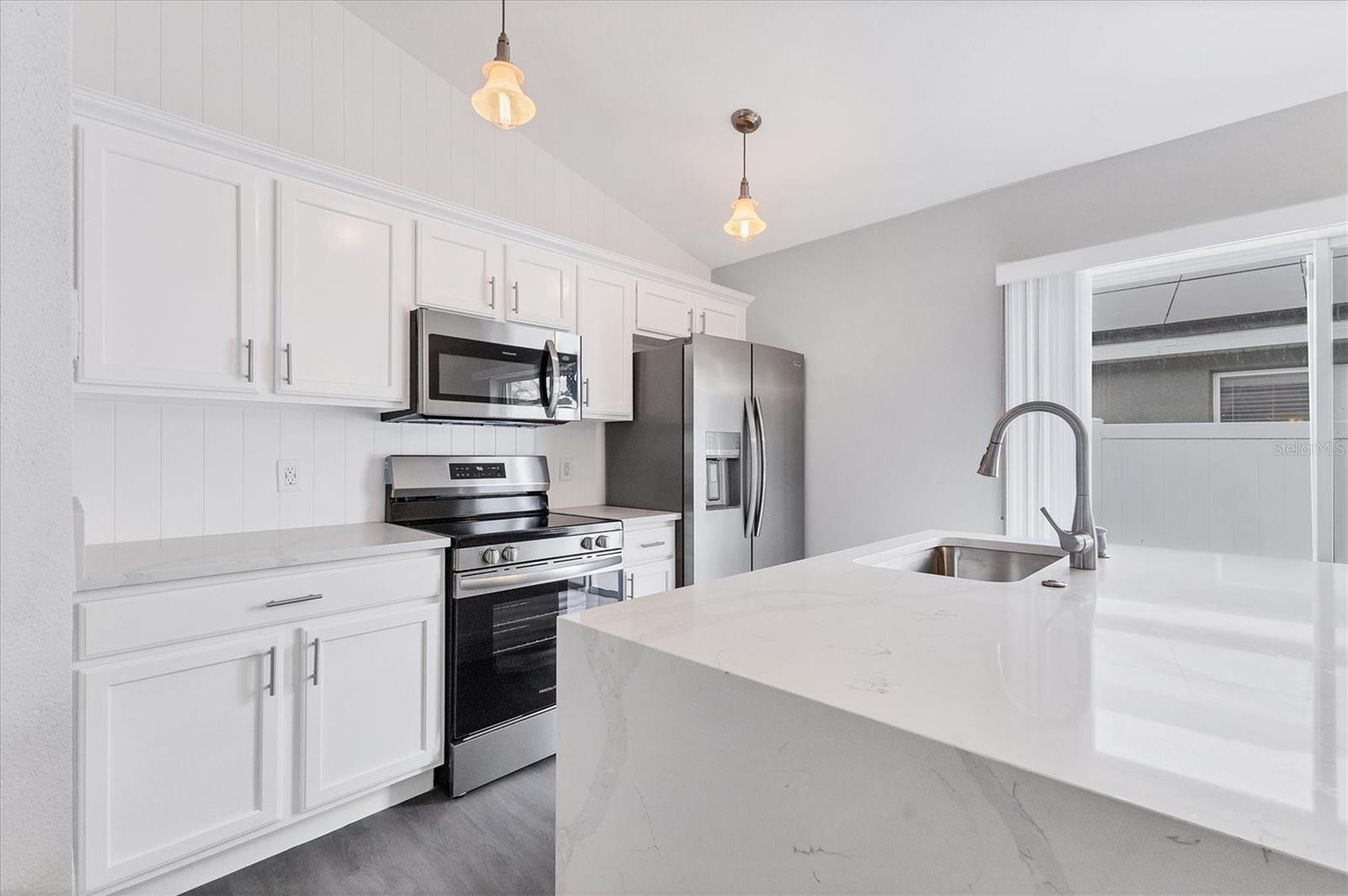 711 BRENTON LEAF DR, RUSKIN, FL, 33570