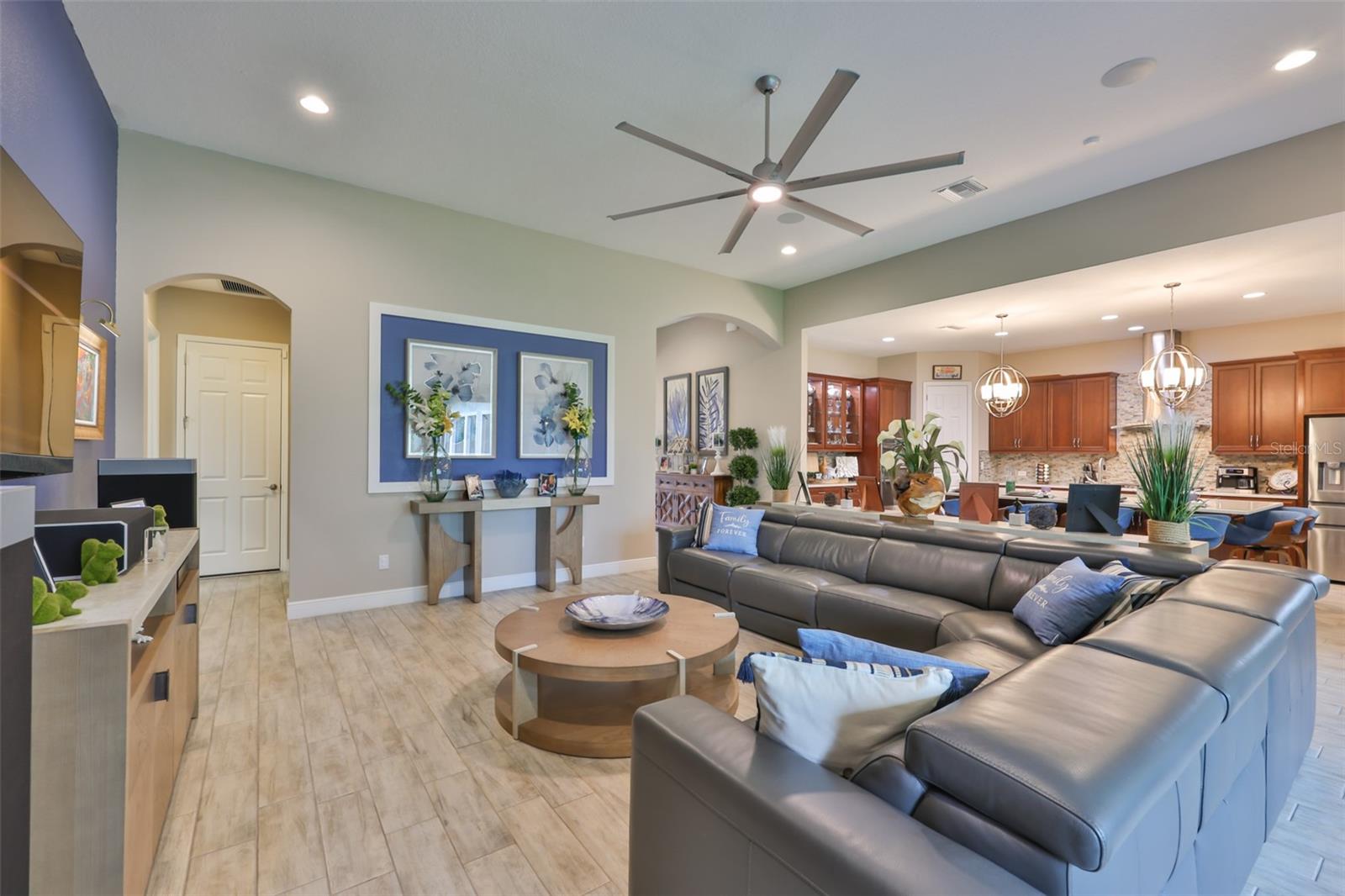 6016 SHADOWLAKE DR, APOLLO BEACH, FL, 33572