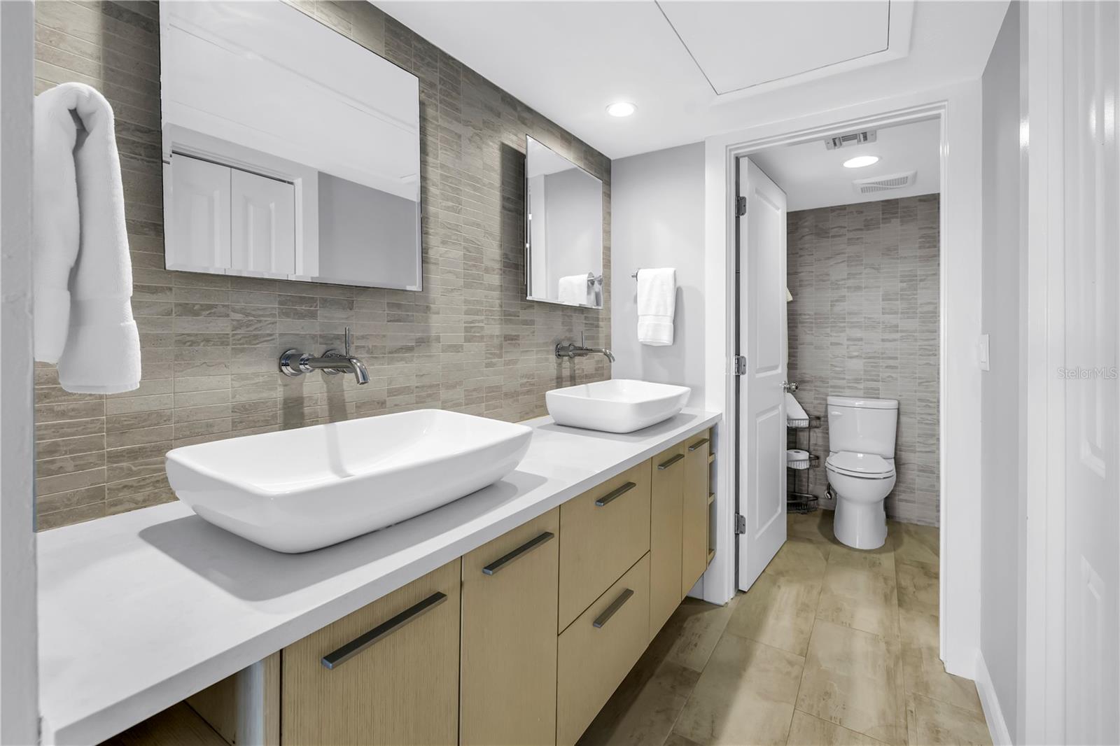 8226 W GULF BLVD #2, TREASURE ISLAND, FL, 33706