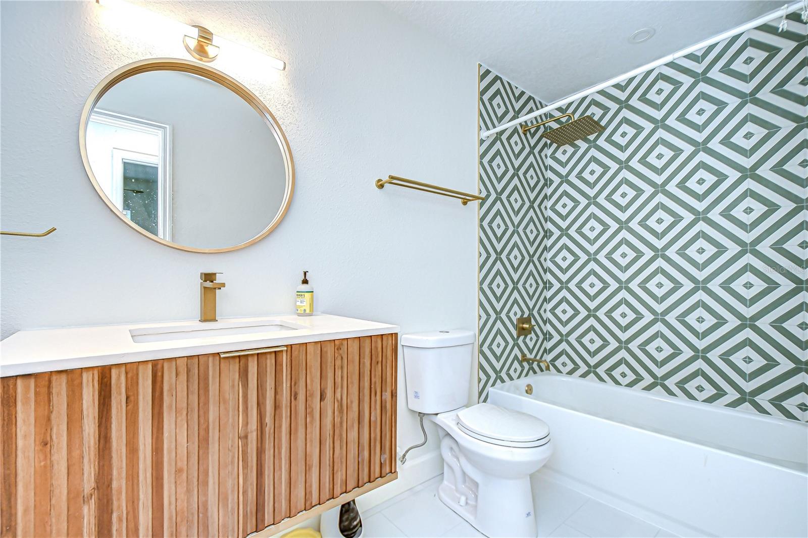 509 E DAVIS BLVD, TAMPA, FL, 33606