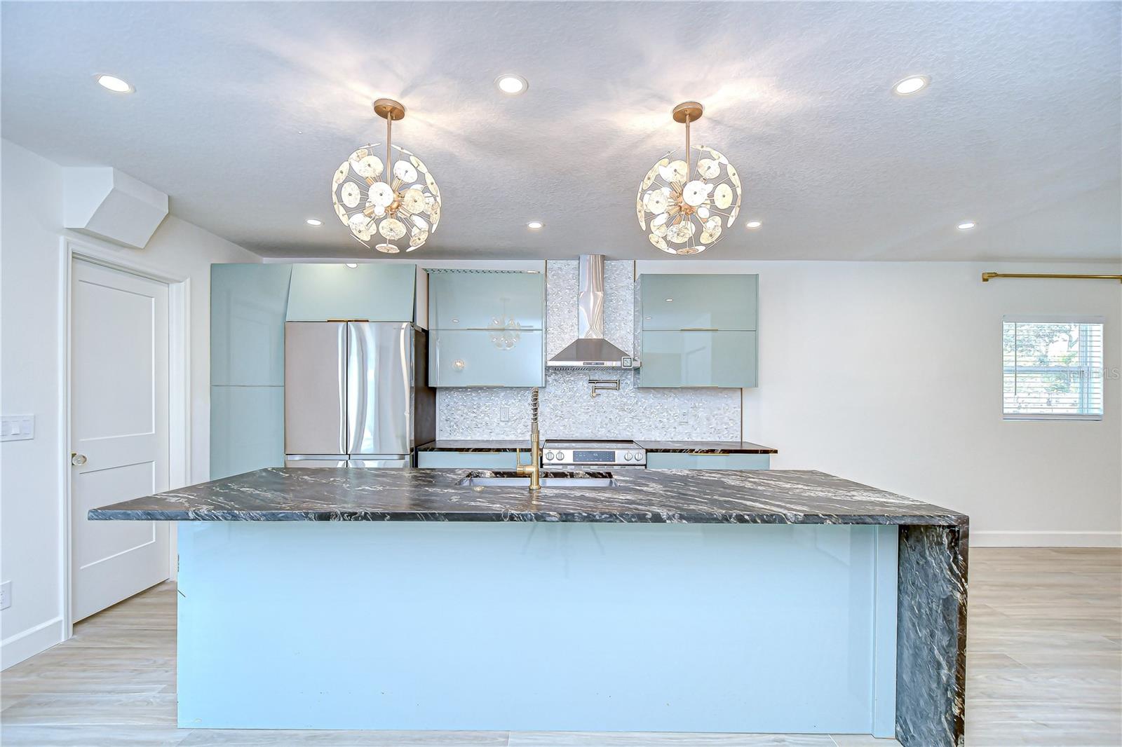 509 E DAVIS BLVD, TAMPA, FL, 33606