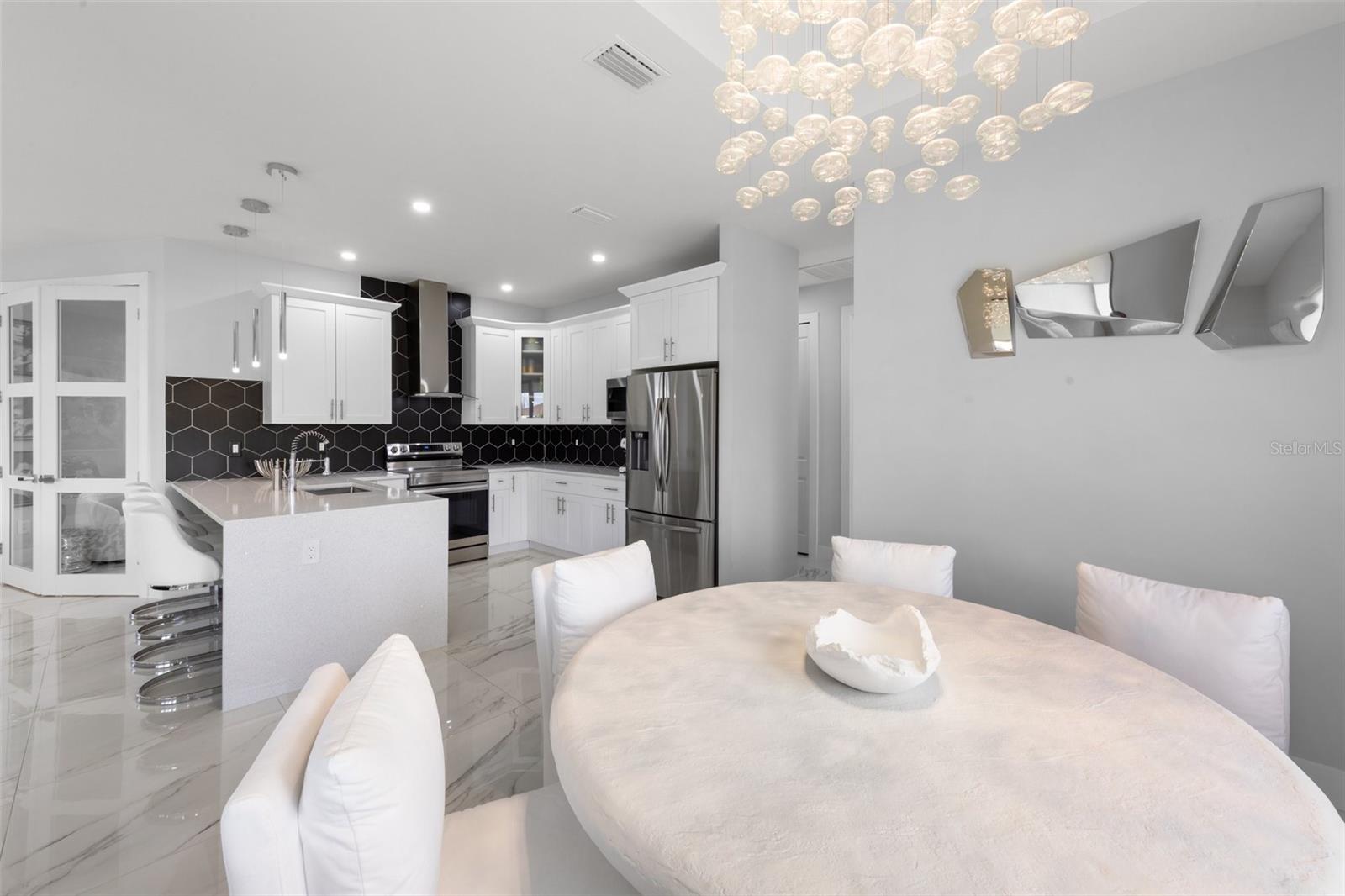 306 NE 9TH TER, CAPE CORAL, FL, 33909