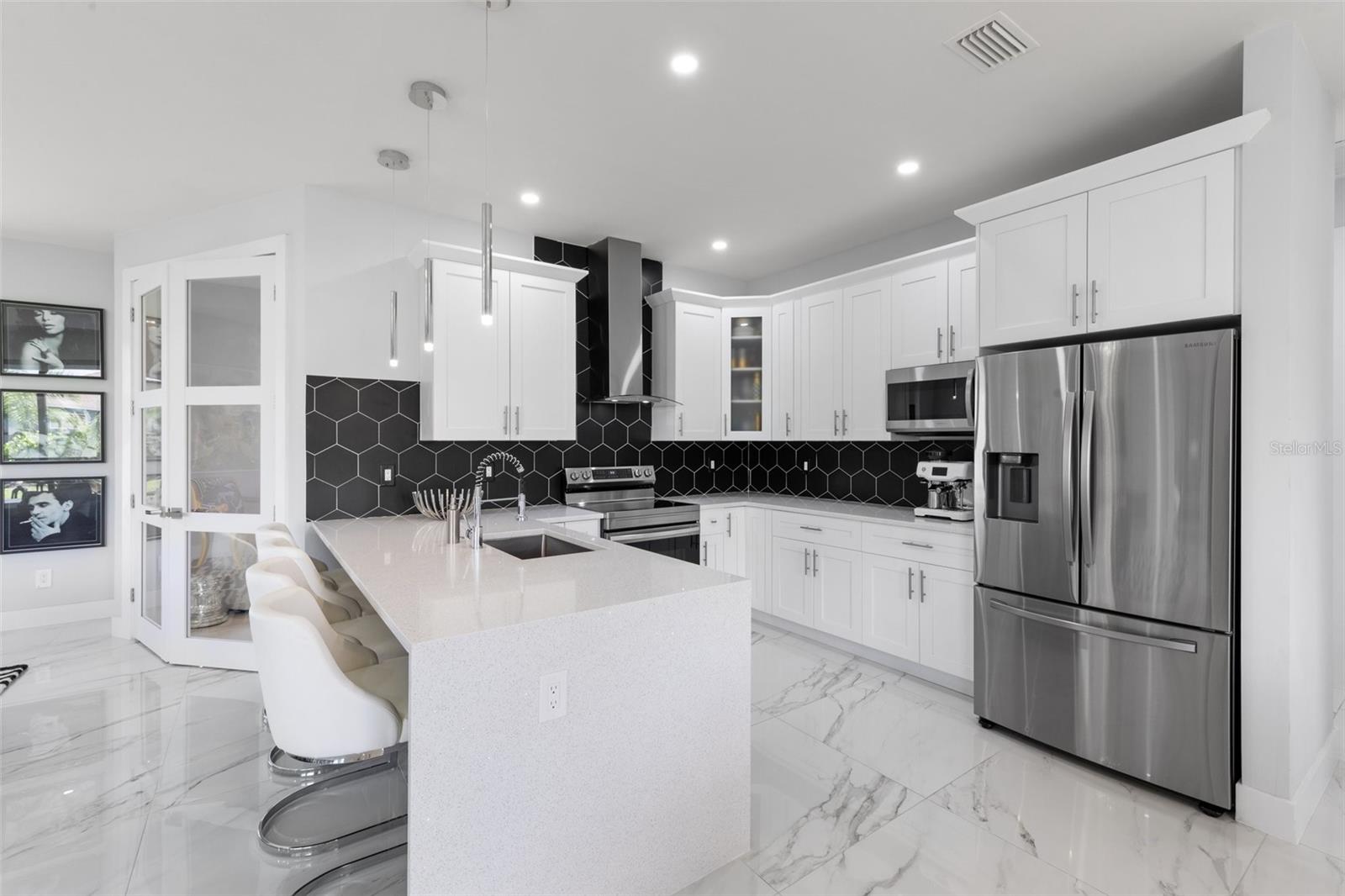 306 NE 9TH TER, CAPE CORAL, FL, 33909