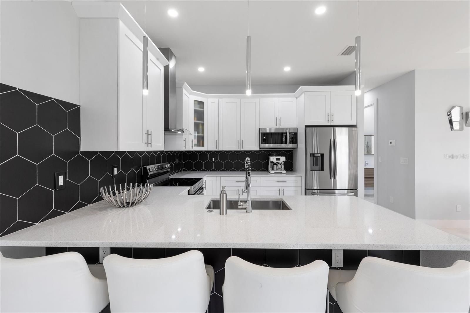 306 NE 9TH TER, CAPE CORAL, FL, 33909