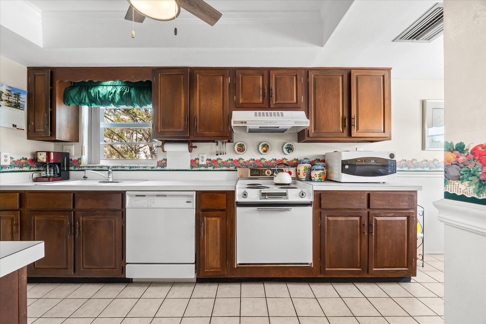 5600 BEACH WAY DR #201, SARASOTA, FL, 34242