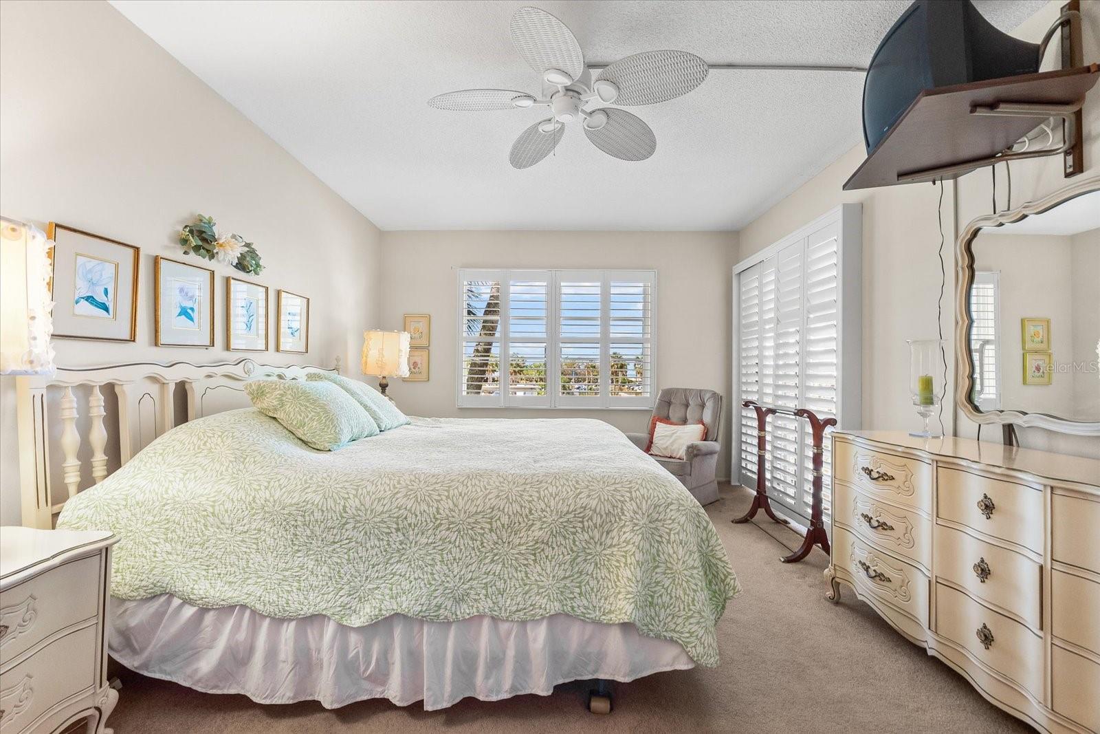 5600 BEACH WAY DR #201, SARASOTA, FL, 34242