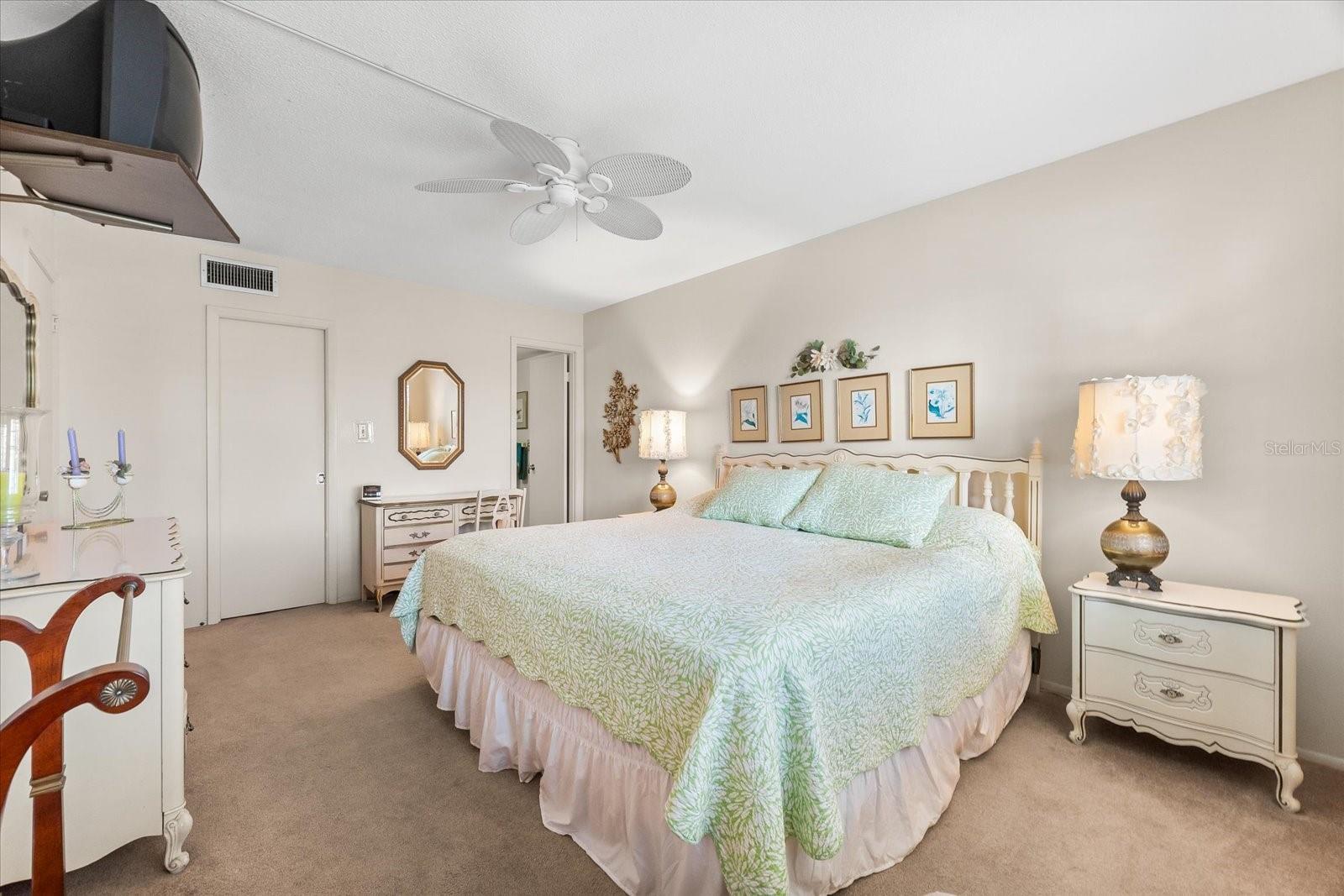 5600 BEACH WAY DR #201, SARASOTA, FL, 34242