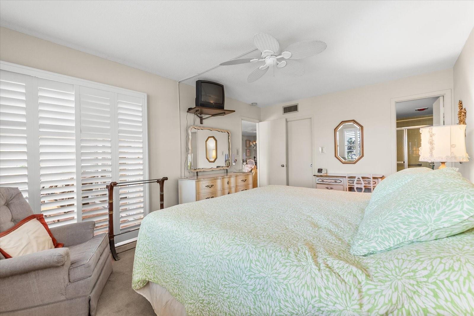 5600 BEACH WAY DR #201, SARASOTA, FL, 34242