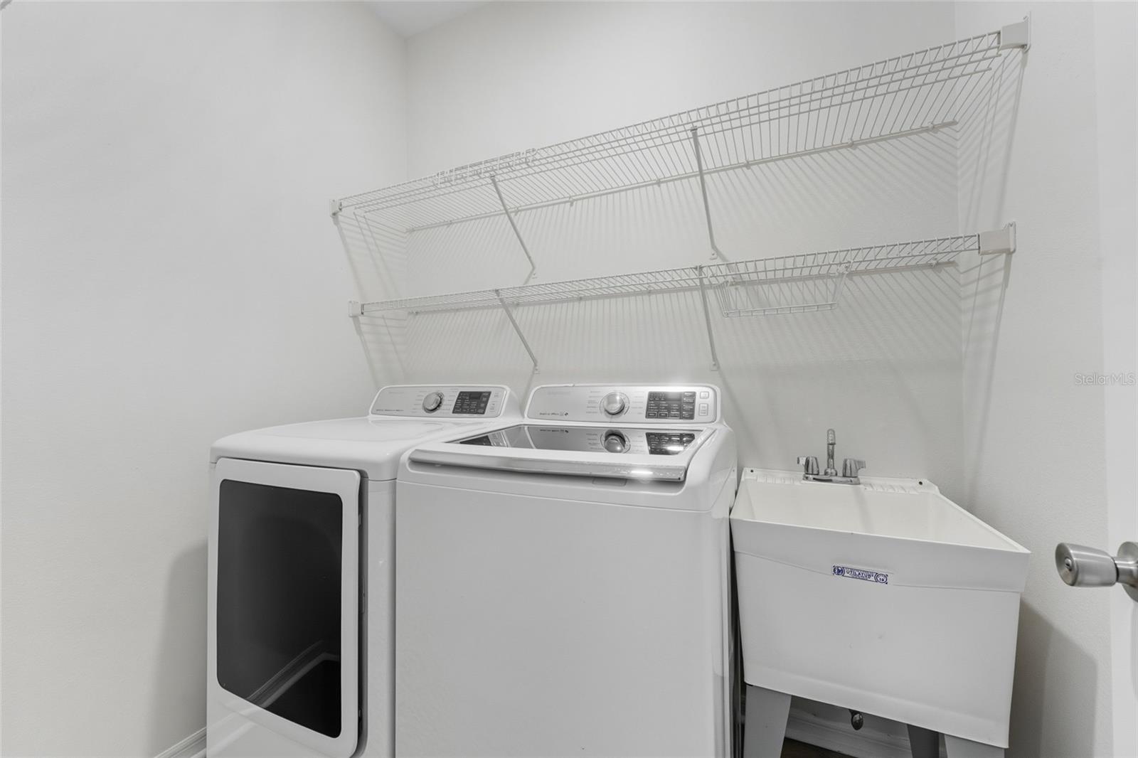 9402 WOODBAY DR, TAMPA, FL, 33626