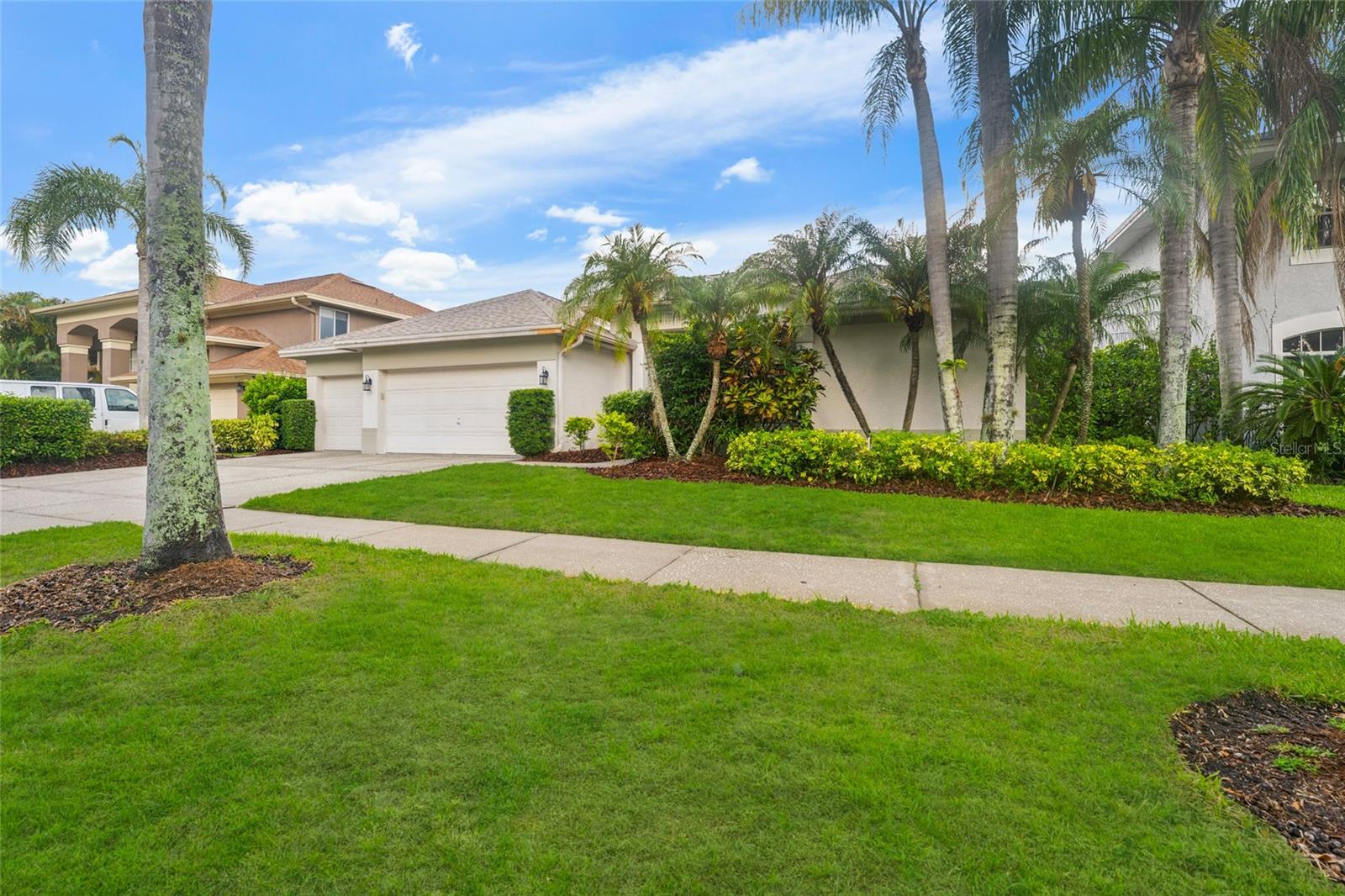 9402 WOODBAY DR, TAMPA, FL, 33626