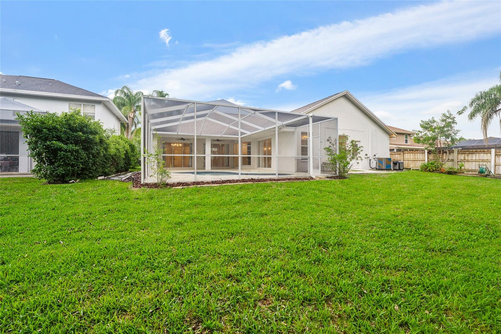 9402 WOODBAY DR, TAMPA, FL, 33626