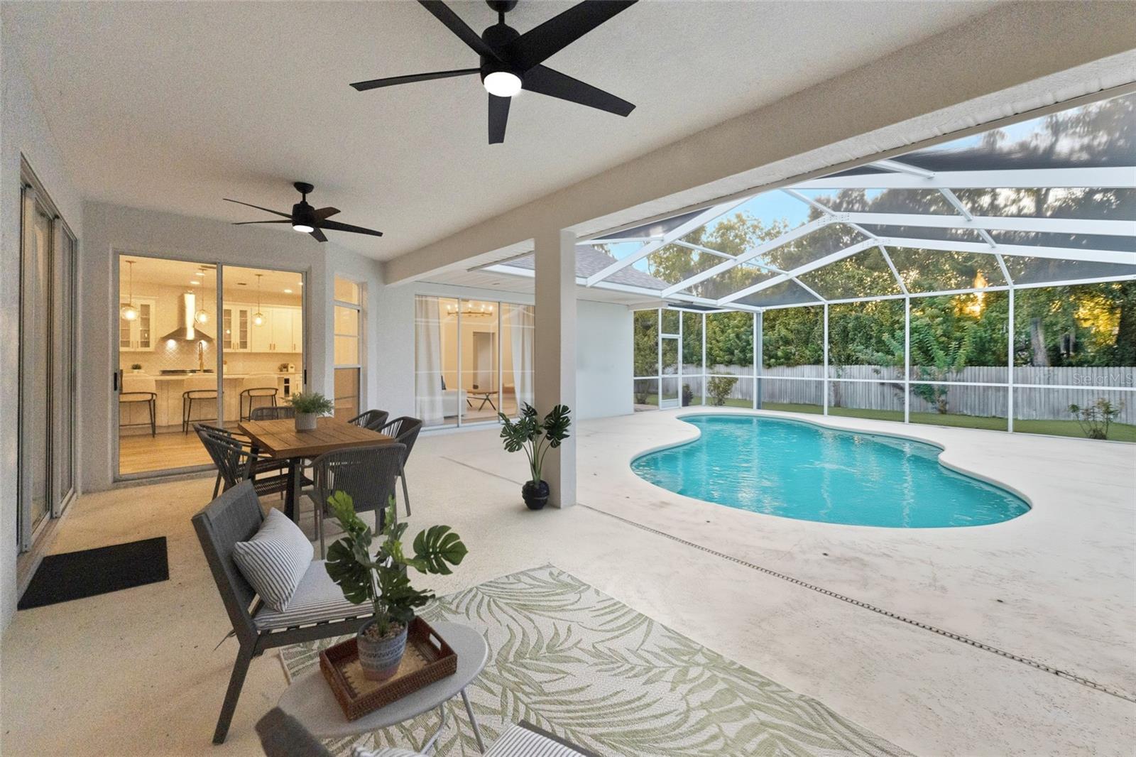 9402 WOODBAY DR, TAMPA, FL, 33626