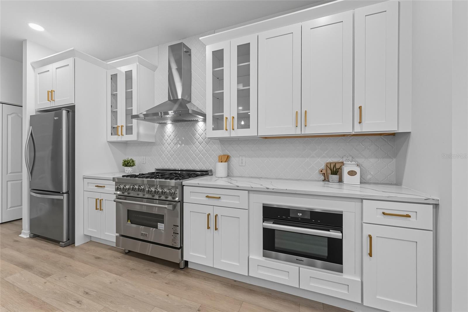 9402 WOODBAY DR, TAMPA, FL, 33626