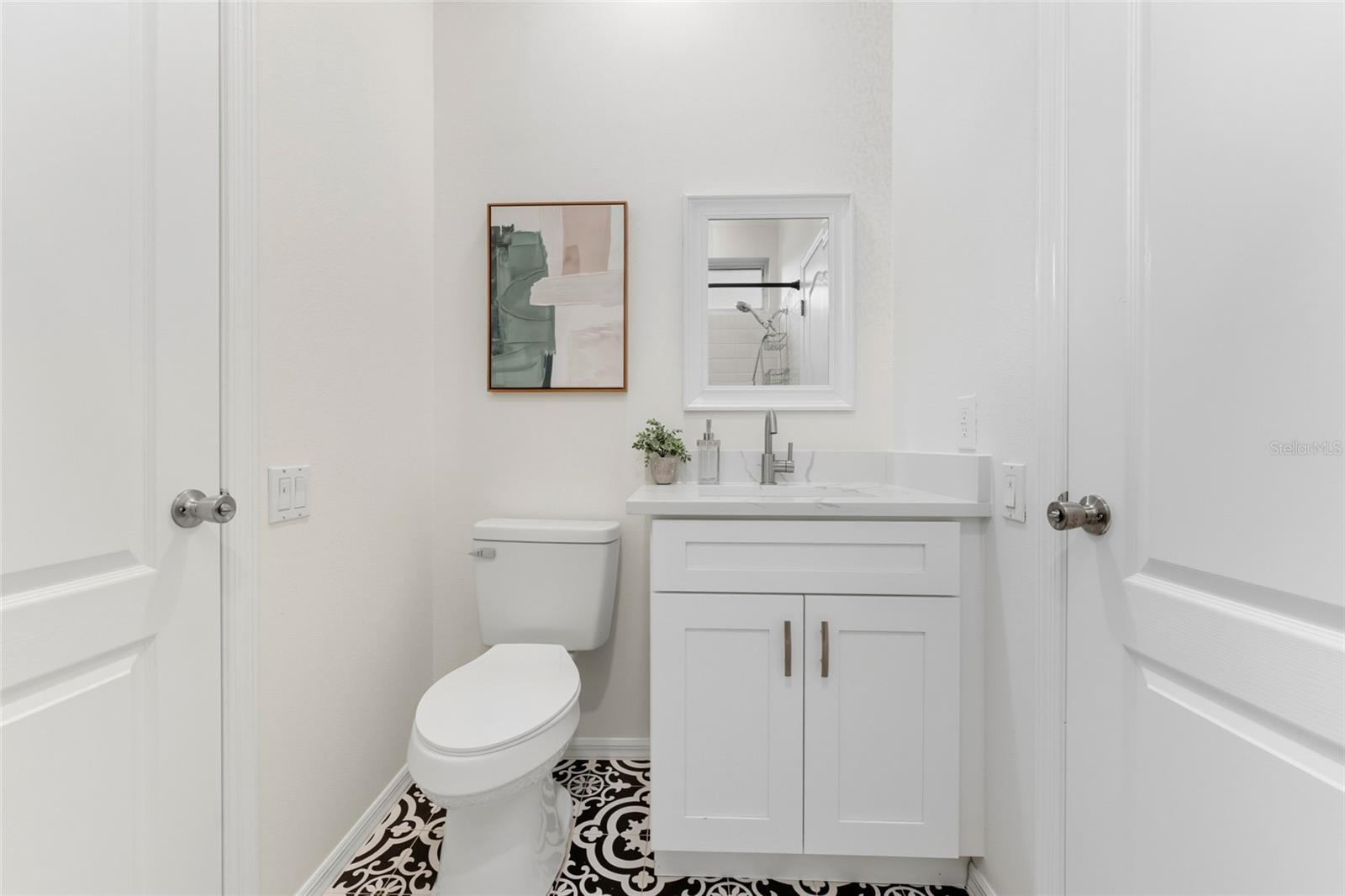 9402 WOODBAY DR, TAMPA, FL, 33626