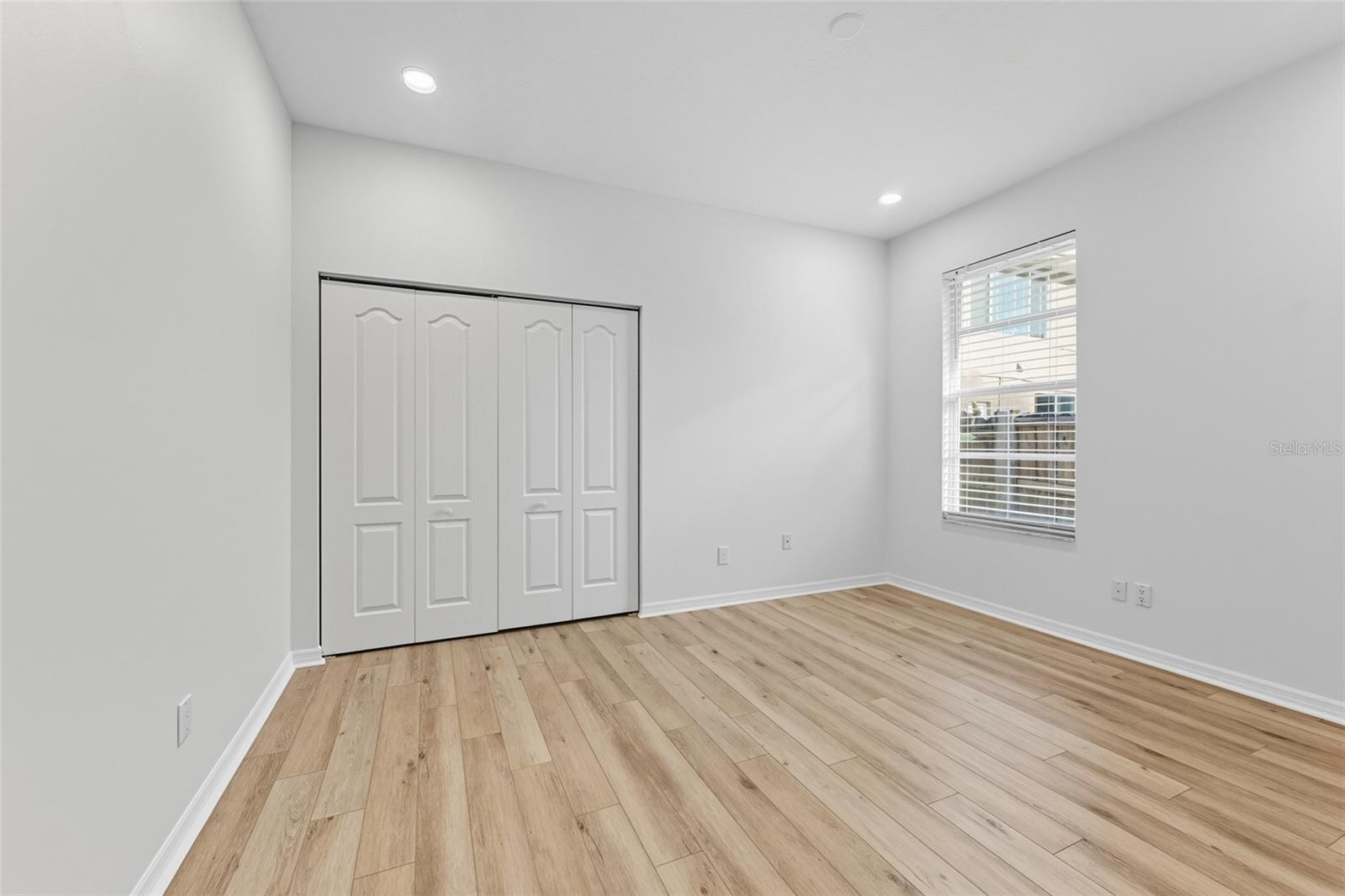 9402 WOODBAY DR, TAMPA, FL, 33626